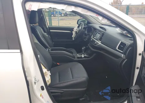 2015 Toyota Highlander Le Plus V6 z USA, uszkodzony, nr VIN 5TDBKRFH5FS181543